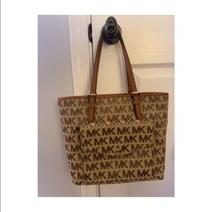 Small Micheal Kors tote